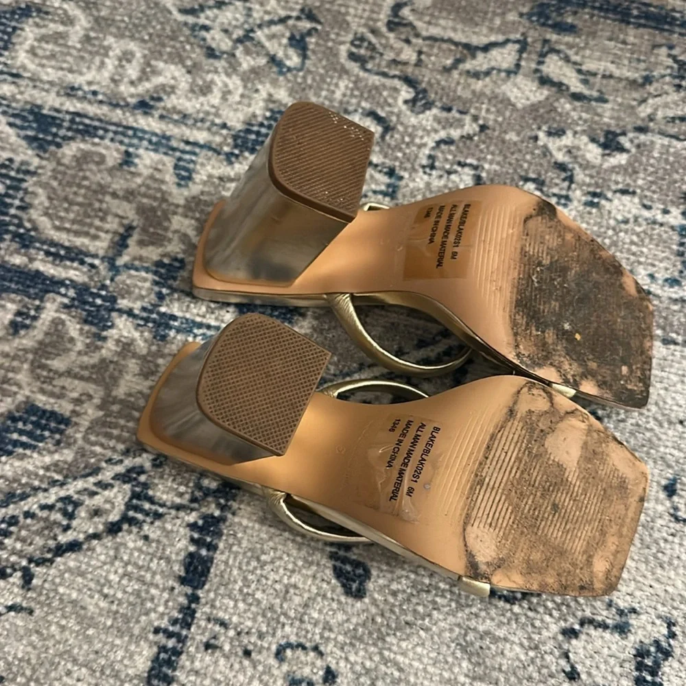 Steve Madden gold block heel shoes size 6 - Picture 5 of 5